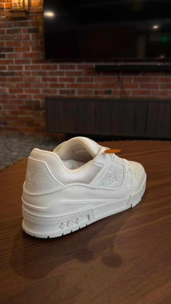 LV White — foto 2